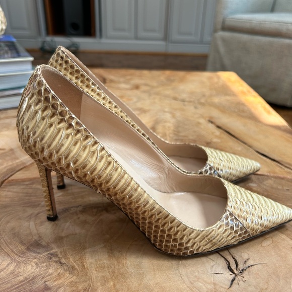 MANOLO BLAHNIK BEIGE SNAKESKIN BB CLASSIC PUMPS POINTY TOE HEELS - Picture 6 of 10